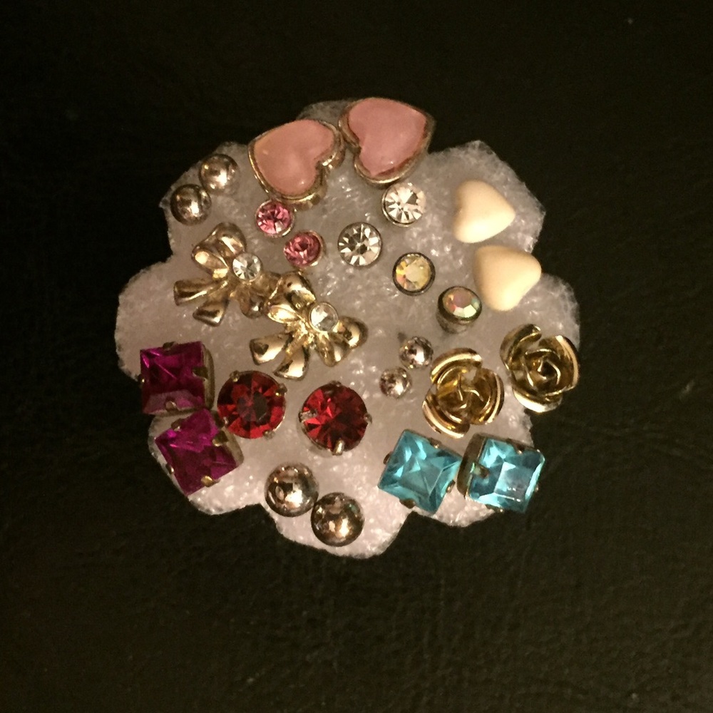 $1 Stud Earrings!